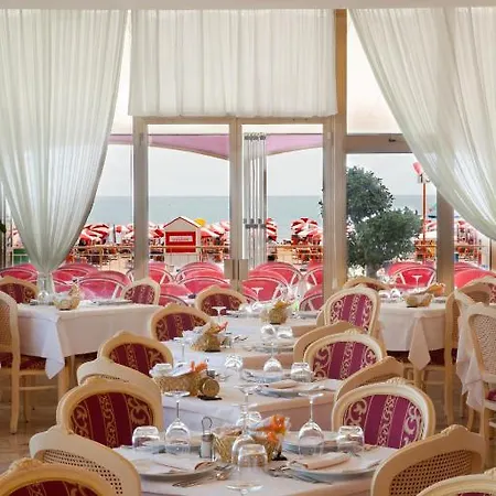 Hotel Excelsior 3*